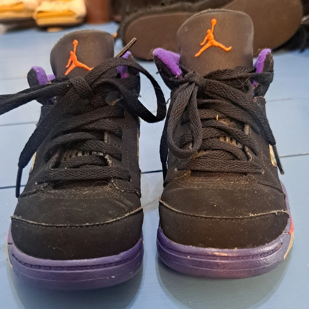 Nike Air Jordan 5 Retro GS Raptors Black Fierce Purple Size 9 Childrens